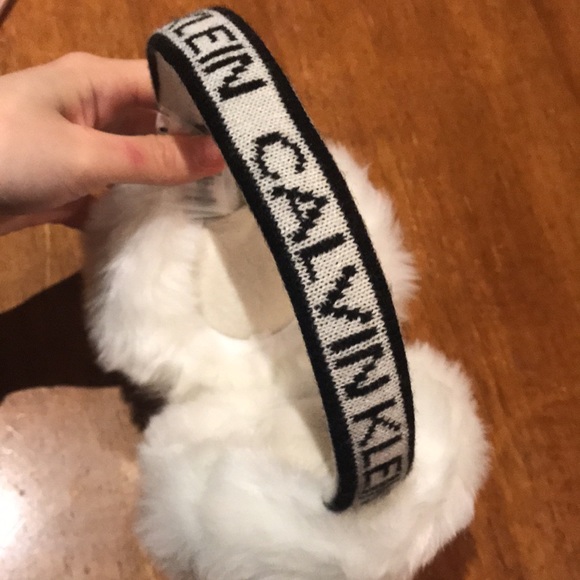 NEW Calvim Klein fleece earcover - Picture 4 of 8